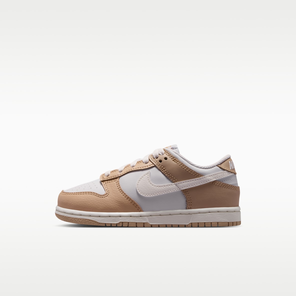 Brown Nike Dunk Shoes. Nike.com